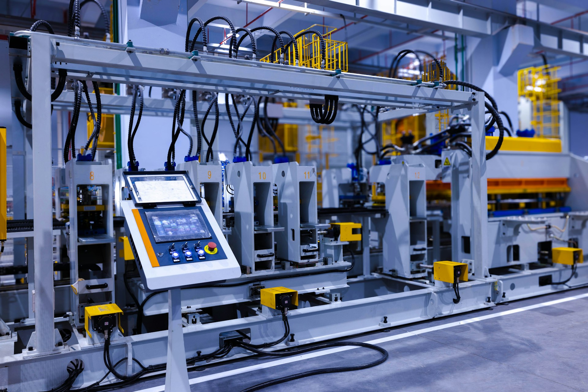 Automation is a key element in optimizing production processes and ensuring maximum efficiency, integrating every machine fully within the company context.